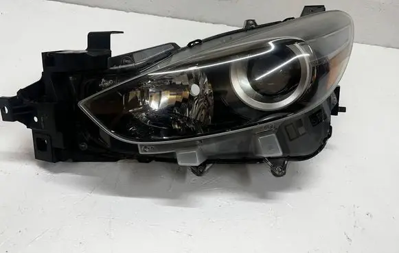 Mazda 3 III Headlight/headlamp BABF-51040