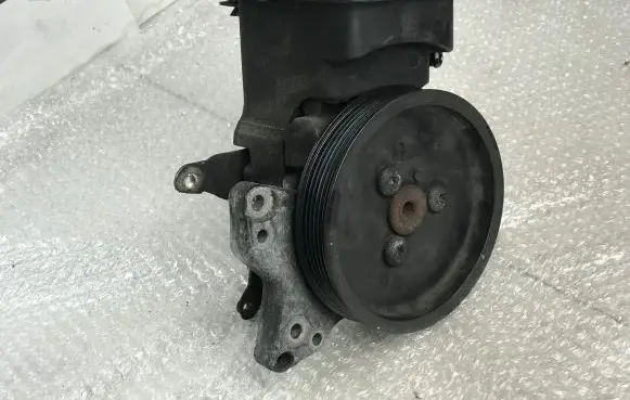 BMW 5 E60 E61 Power steering pump 7693974101 7787106
