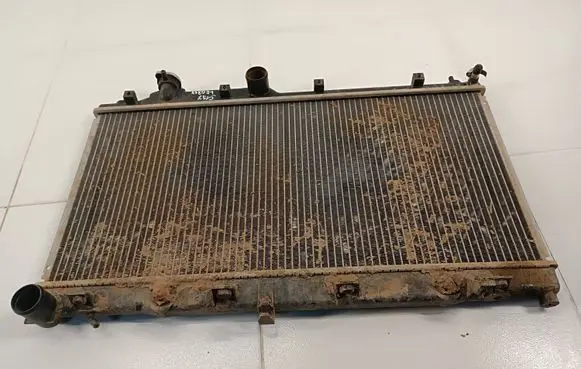 Subaru Legacy Coolant radiator 090105675