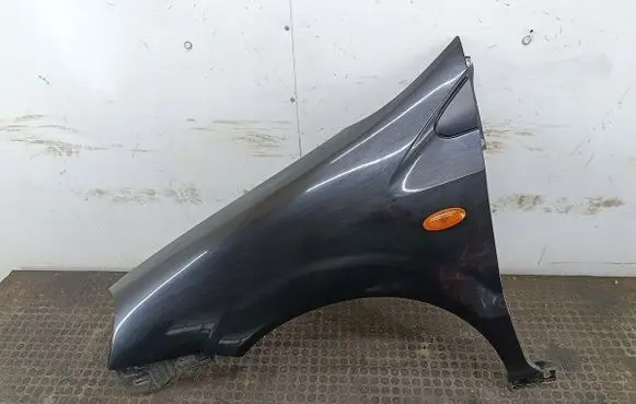 Nissan Almera Tino Fender GNO
