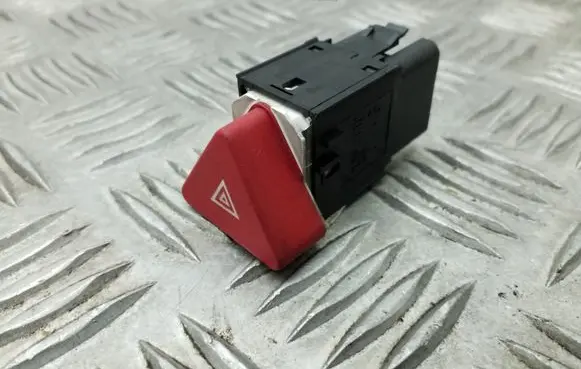 Volkswagen Tiguan Hazard light switch 5M0953509A