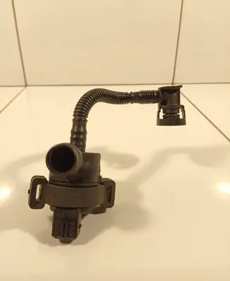 BMW 1 E81 E87 Vacuum valve 7551262