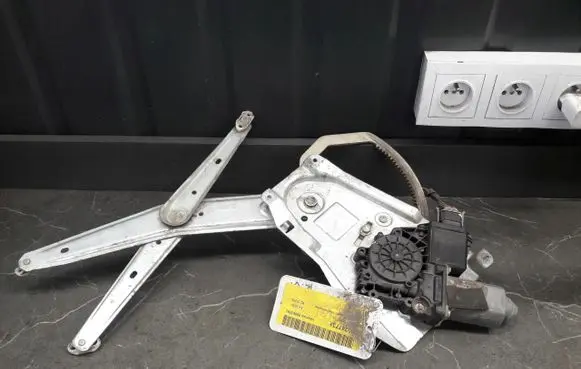 Opel Omega B1 Front window lifting mechanism without motor