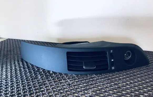 Toyota Corolla Verso AR10 Dash center air vent grill