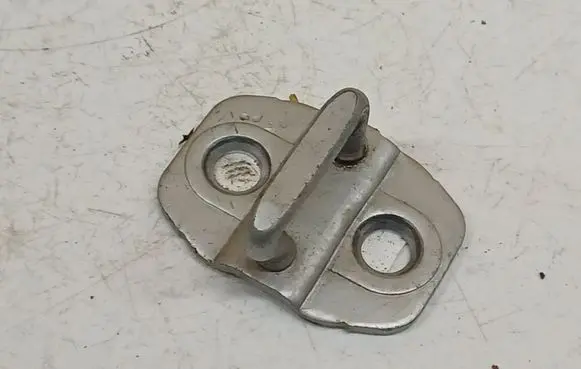 Chrysler Sebring (ST-22 - JR) Rear door lock loop/hook striker