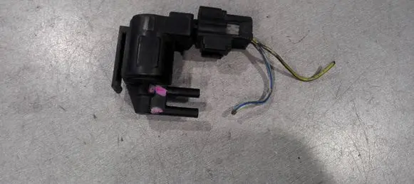 Mazda 626 Turbo solenoid valve K5T44090 0Y16 E2L3
