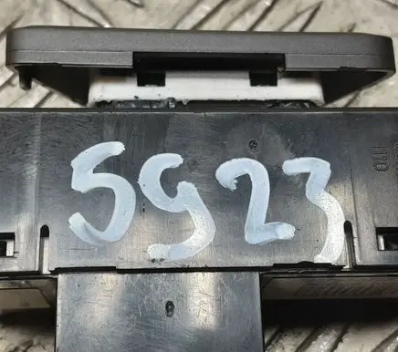 Hyundai i40 Traction control (ASR) switch 39R1CN1200 937303Z830