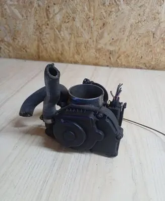 Audi A4 S4 B5 8D Throttle valve 058133063