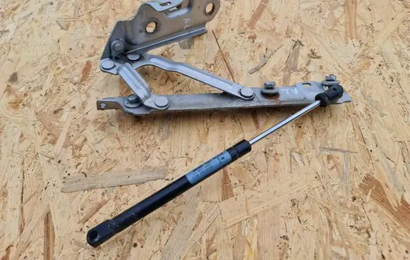Chrysler 300M Tailgate/trunk/boot hinge 5656R9218