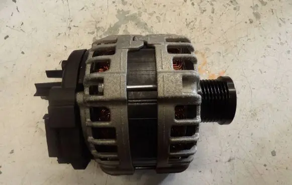 Renault Megane IV Generator/alternator 231007518R F000BL08B2 20220515