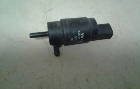 Audi A6 S6 C5 4B Windscreen/windshield washer pump 1J5955651