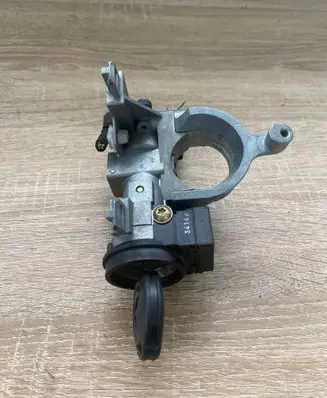 Mitsubishi Colt CZ3 Ignition lock MR587813 5WK45107