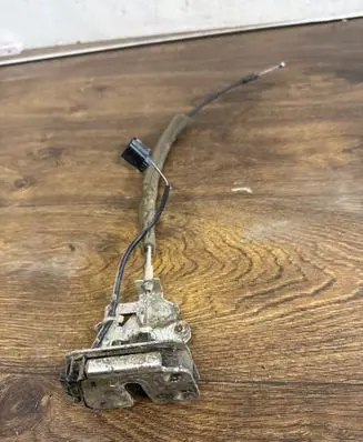Renault Master III Rear door lock 8200661170
