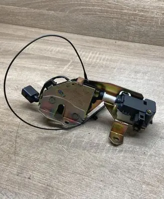 Volkswagen Touareg I Tailgate window lock/catch/latch 7L0827506D