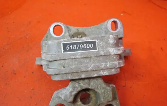 Alfa Romeo Giulietta Engine mount bracket 51879600