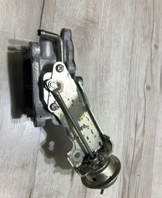 Toyota Hilux VIII EGR valve cooler 256810w01