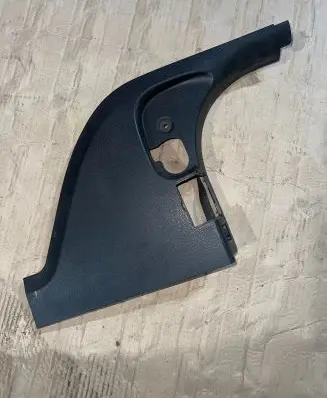 Foot area side trim