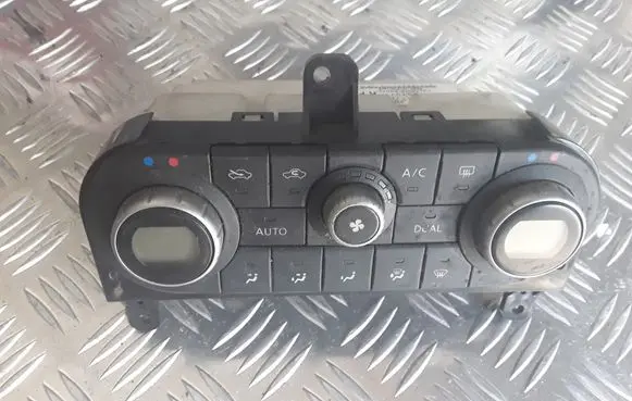 Nissan Qashqai Climate control unit 27500JD45B