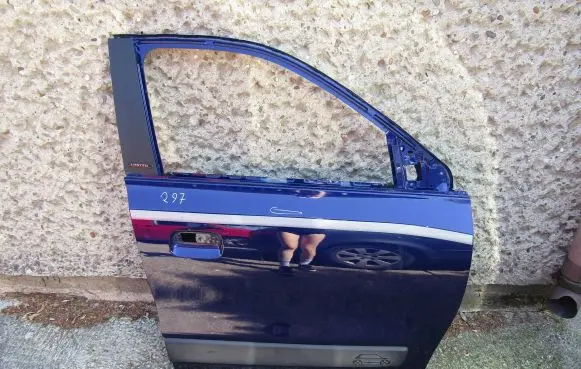 Renault Twingo III Front door