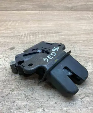 Audi A4 S4 B7 8E 8H Tailgate/trunk/boot lock/catch/latch 4F5827505