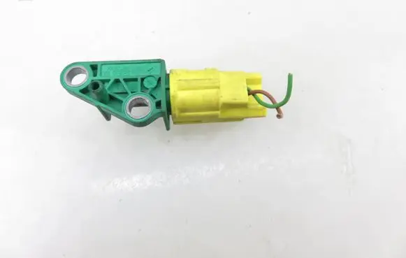 Volkswagen Golf V Airbag deployment crash/impact sensor 5WK43273 1K0909606