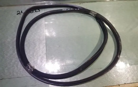 Infiniti FX Sliding door rubber seal 