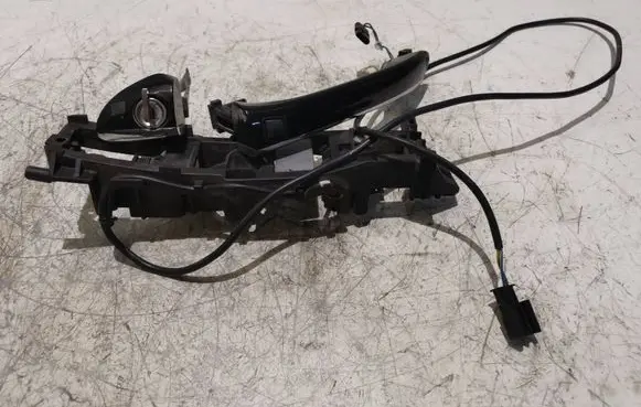 Mercedes-Benz CLS C219 Front door exterior handle/bracket 2117600134