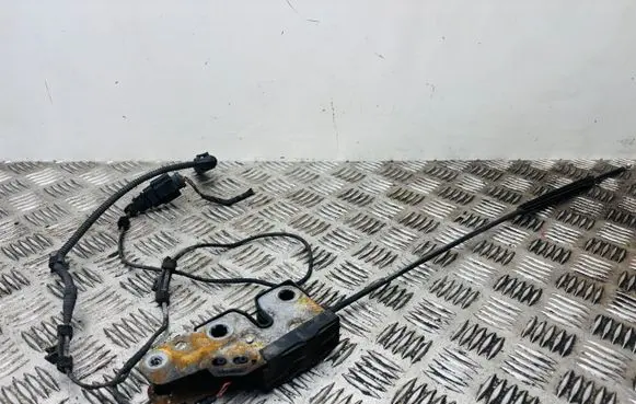 Volkswagen PASSAT B7 Engine bonnet/hood lock/catch