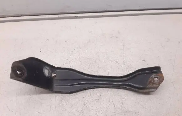 Honda CR-V Front bumper mounting bracket