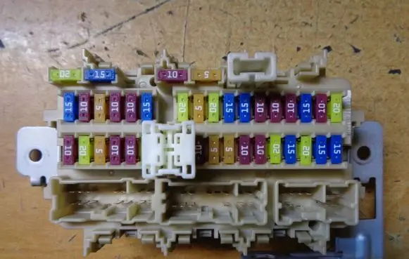 Nissan Qashqai Fuse module