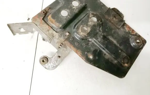 Battery bracket