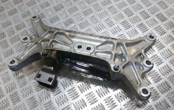 Maserati Ghibli Gearbox mounting bracket 670001738