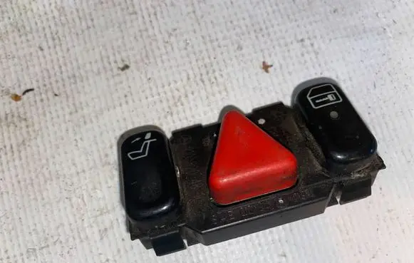 Mercedes-Benz E W210 Hazard light switch a2108204810 2108204810