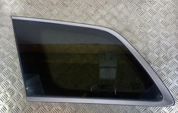Jeep Grand Cherokee Rear side window