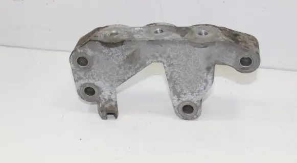 Opel Mokka Engine mounting bracket 95138117