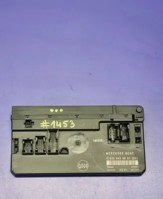 Mercedes-Benz Vito Viano W639 SAM control unit 6395450601 404435 ZGS001