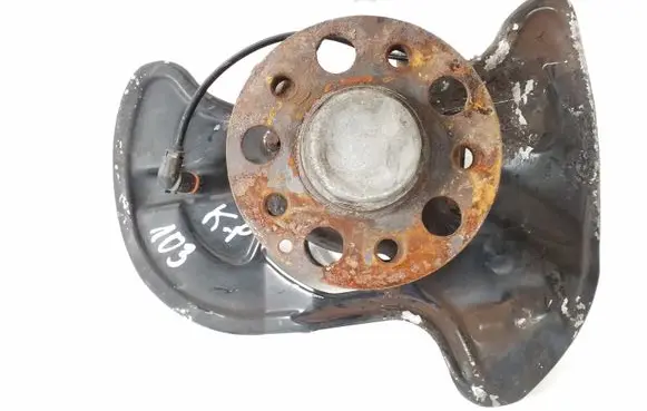 Mercedes-Benz E C207 W207 Front wheel hub A2043320101