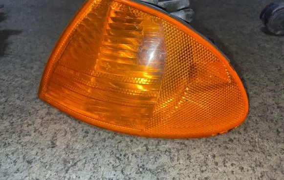 BMW 3 E46 Front indicator light 6902765