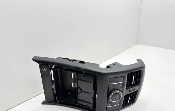 Rear air vent grill