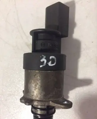 BMW 1 E81 E87 Fuel pressure regulator 0928400691 9910611182