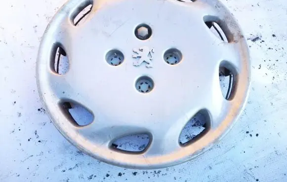 Peugeot 206 R14 wheel hub/cap/trim 9619802077
