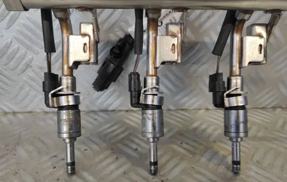 Fuel main line pipe