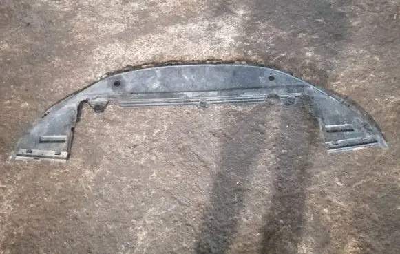 Front bumper skid plate/under tray