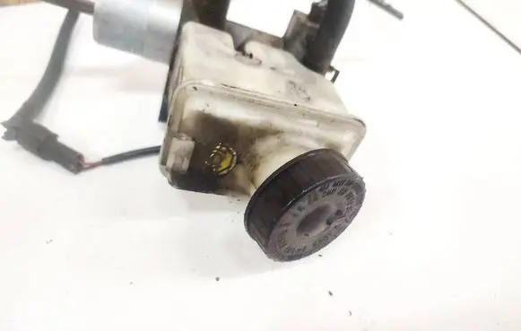 Brake fluid reservoir