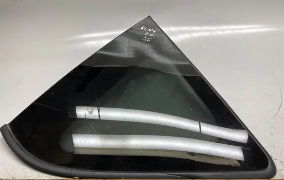 Toyota RAV 4 (XA30) Rear vent window glass 43R007953 A001686