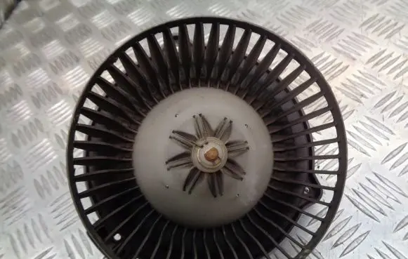 Suzuki Liana Front door blower motor 194000