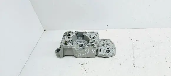 Toyota Corolla Verso AR10 Tail light bulb cover holder