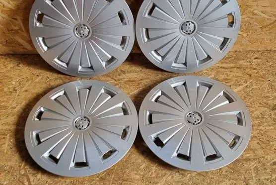 Audi A4 S4 B7 8E 8H R16 wheel hub/cap/trim 8W0601147