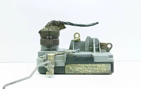 Citroen C5 Front door lock 