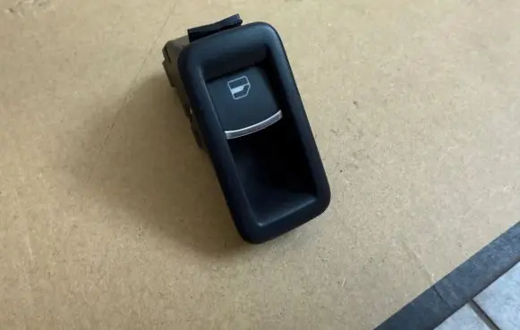 Volkswagen Amarok Electric window control switch 5K0959855